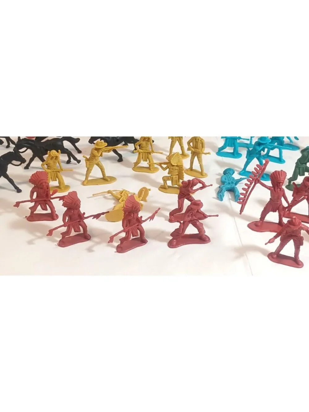 LOT Vintage Western Plastic Figures toys Cowboys Indians horses Teepee Wagon 45P